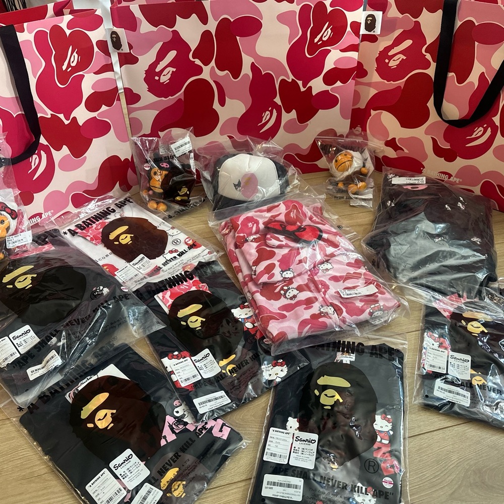 BAPE Women's Black Hello Kitty Short Sleeve Tee